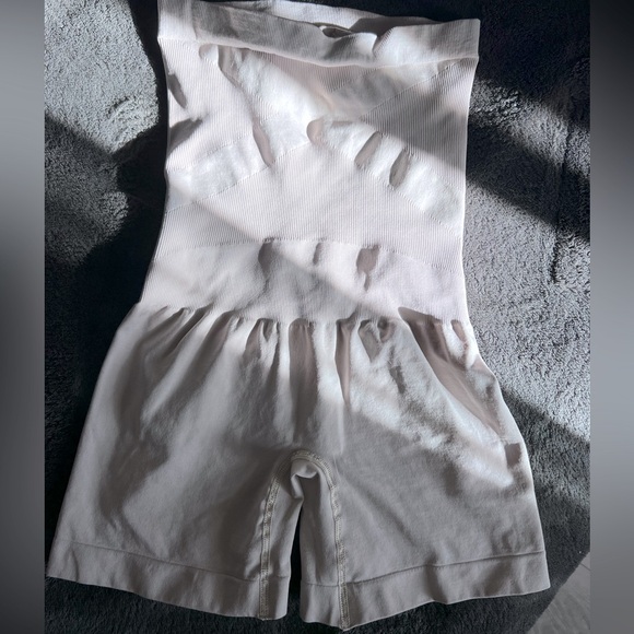 Blanqi maternity girl short cream small - Picture 3 of 3